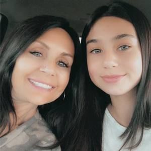 Meet your Posher, Jeannine